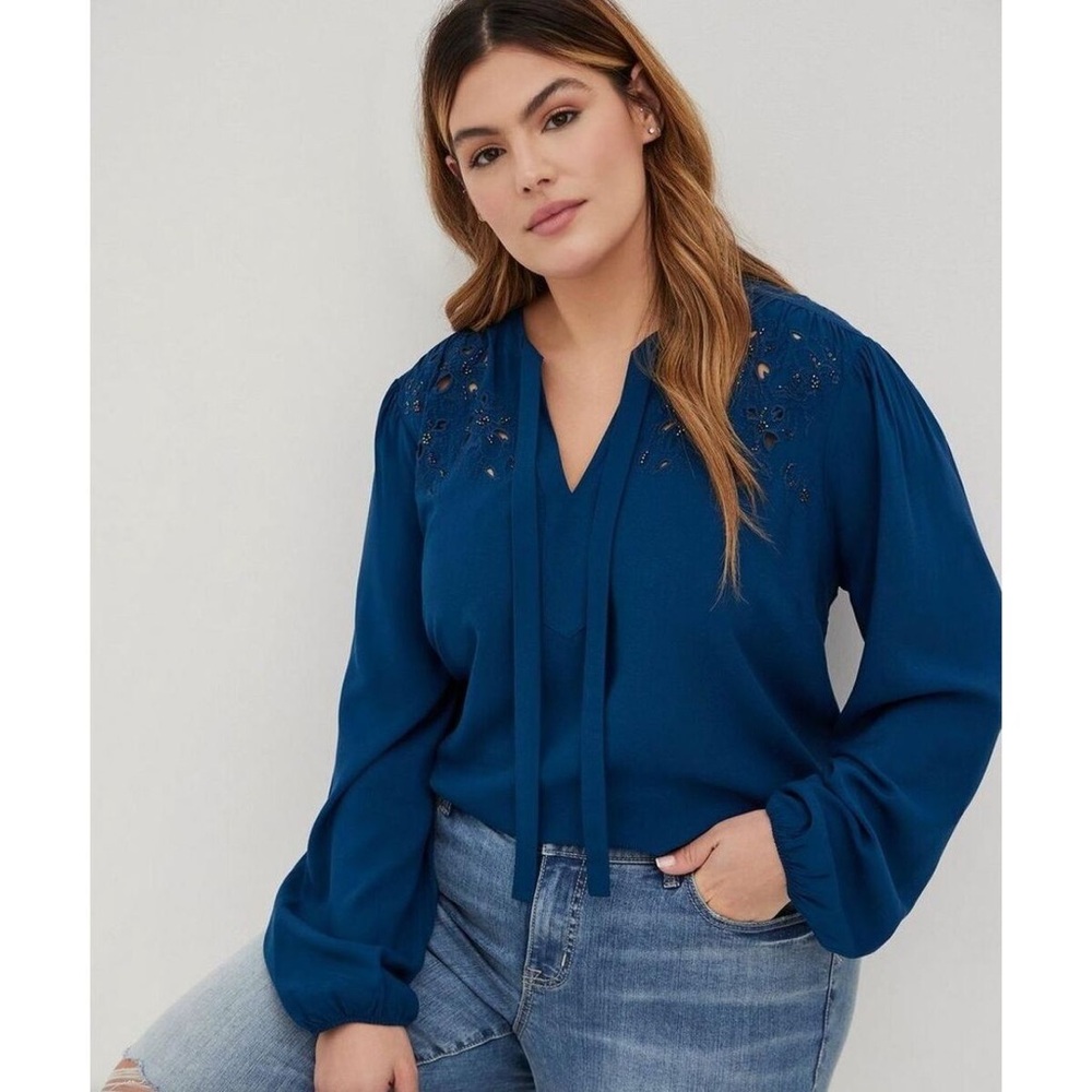 Torrid Womens Blue Challis Beaded Blouse, size 0